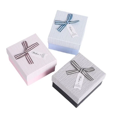 Darilna škatla za obletnico za par